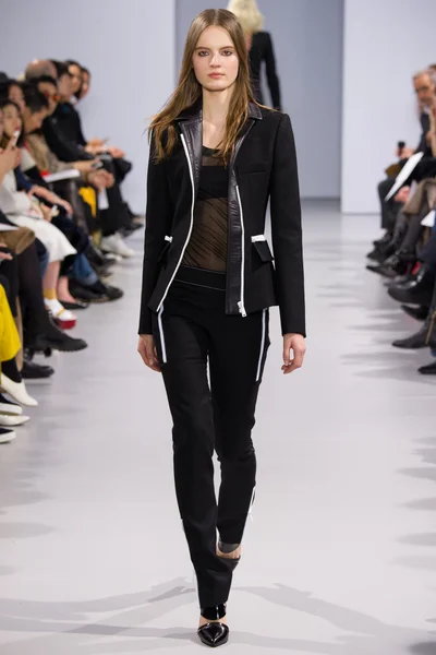 Look 19